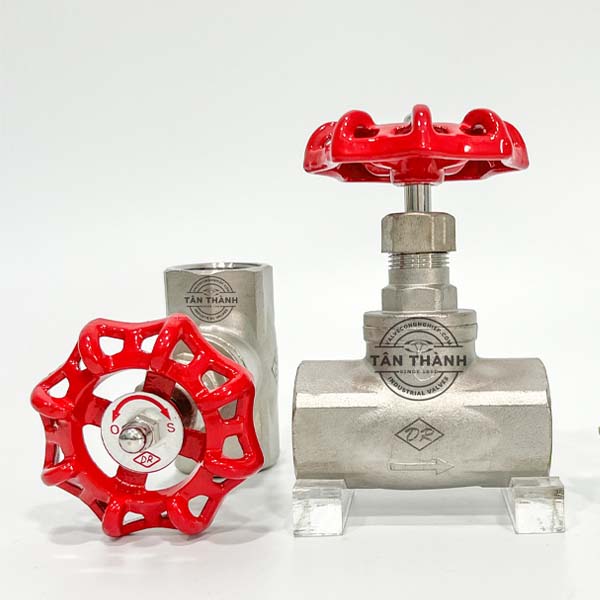 Stainless Steel Globe Valve Screwed Ends